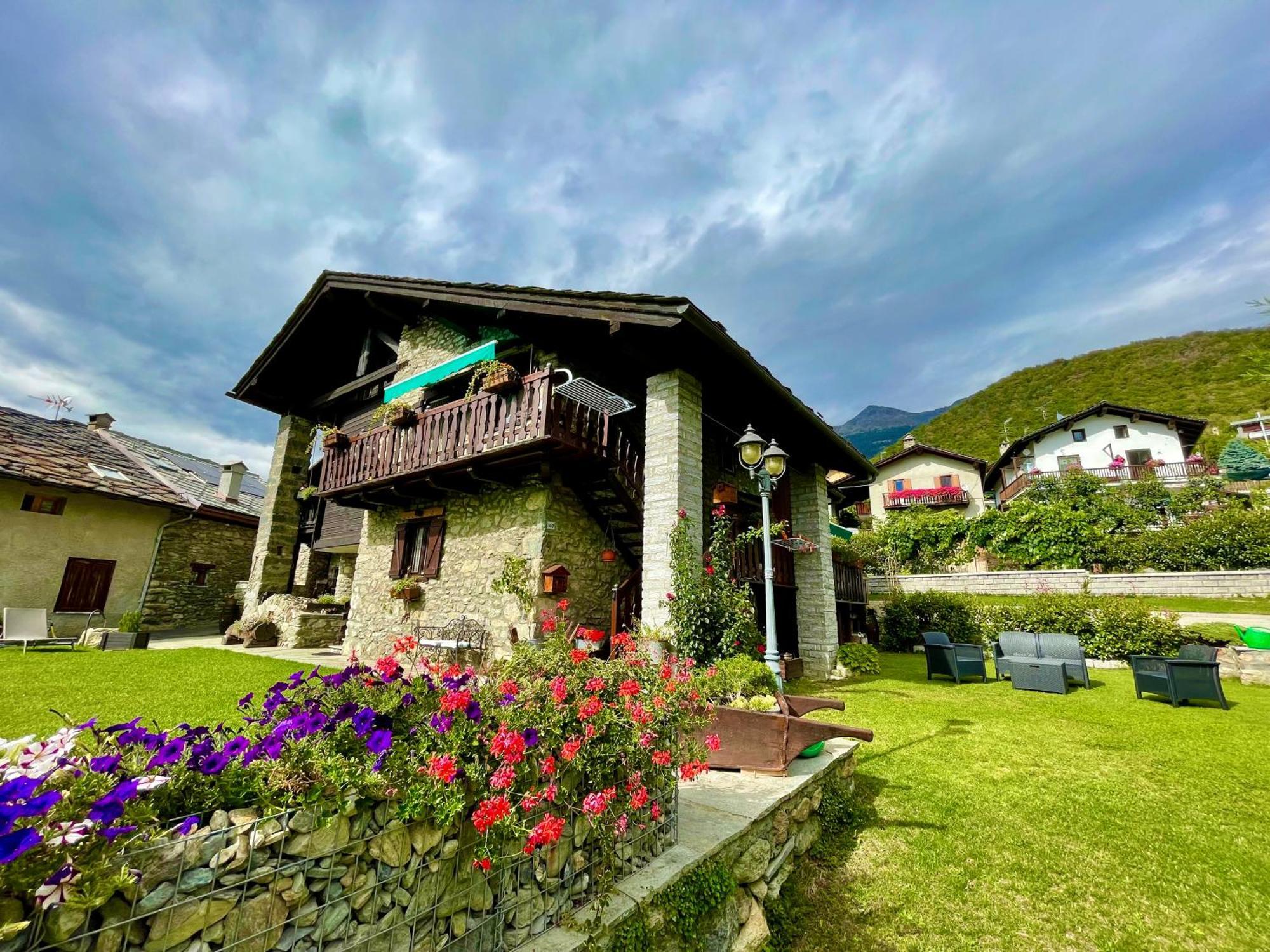 Maison La Chapelle Apartment Aosta Exterior photo